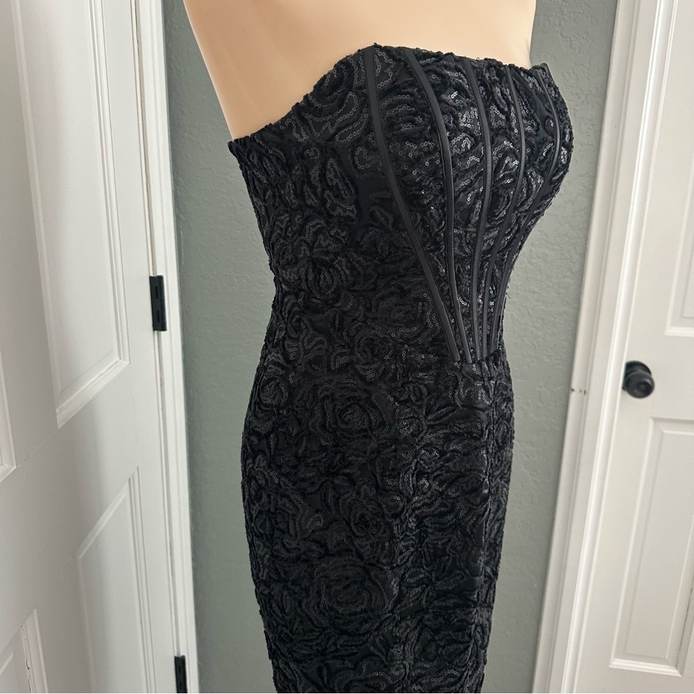 LULU’S STATELY AURA MESH VELVET STRAPLESS BUSTIER MAXI DRESS - Picture 6 of 16